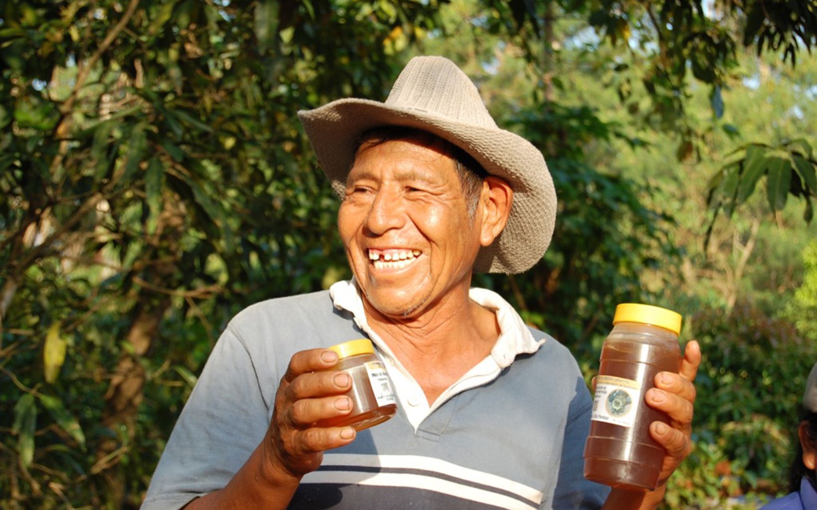 Cattle feces contaminated the drinking water source in Pucará, Bolivia. A water fund now rewards ranchers and farmers who protect lands and streams in the watershed with payments, beehives or irrigation system materials. The program improves water quality and local lives.