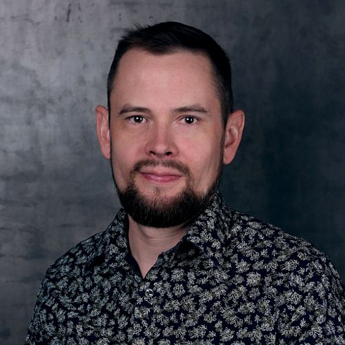 Headshot of Luke Parsons.