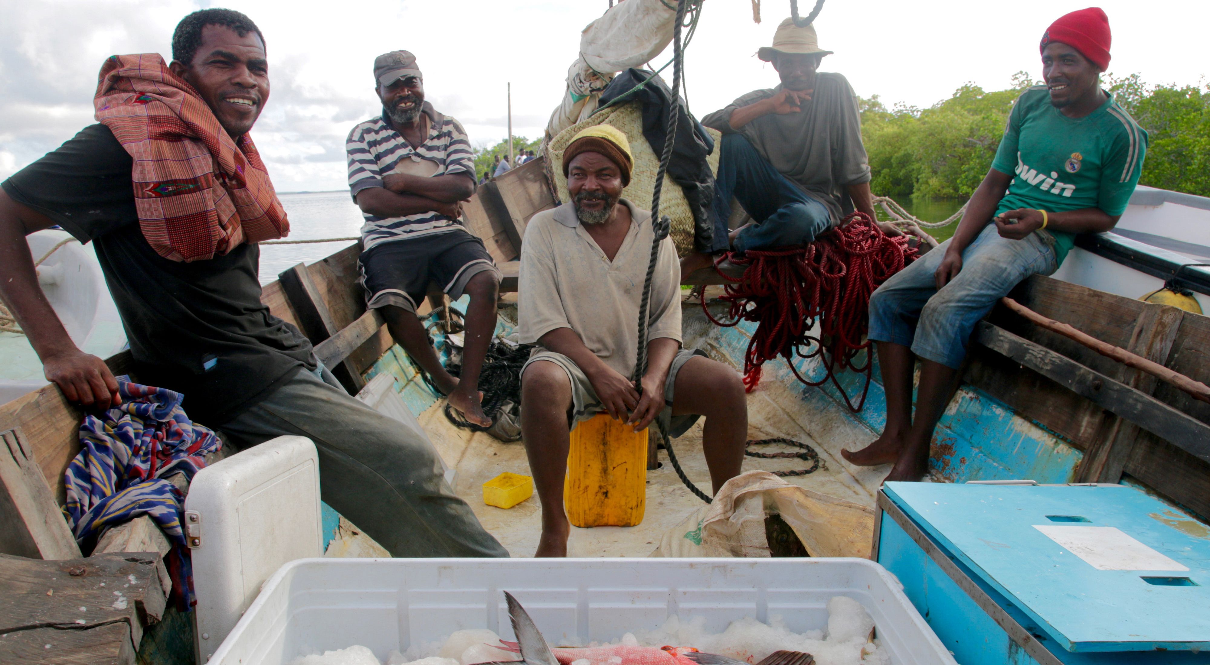 Kenya_Lamu-Fishermen_640x400.jpg