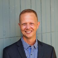 Headshot of Kris Johnson.