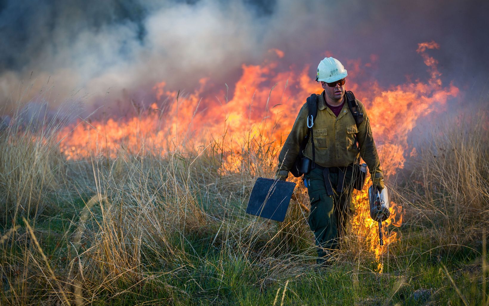Prescribed burn, Oregon Controlled burns can reduce carbon emissions and prevent larger wildfires that threaten communities. © Jason Houston