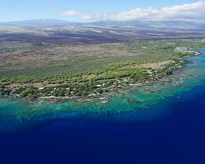 Aerial view of reef at Puakō, Hawaii.