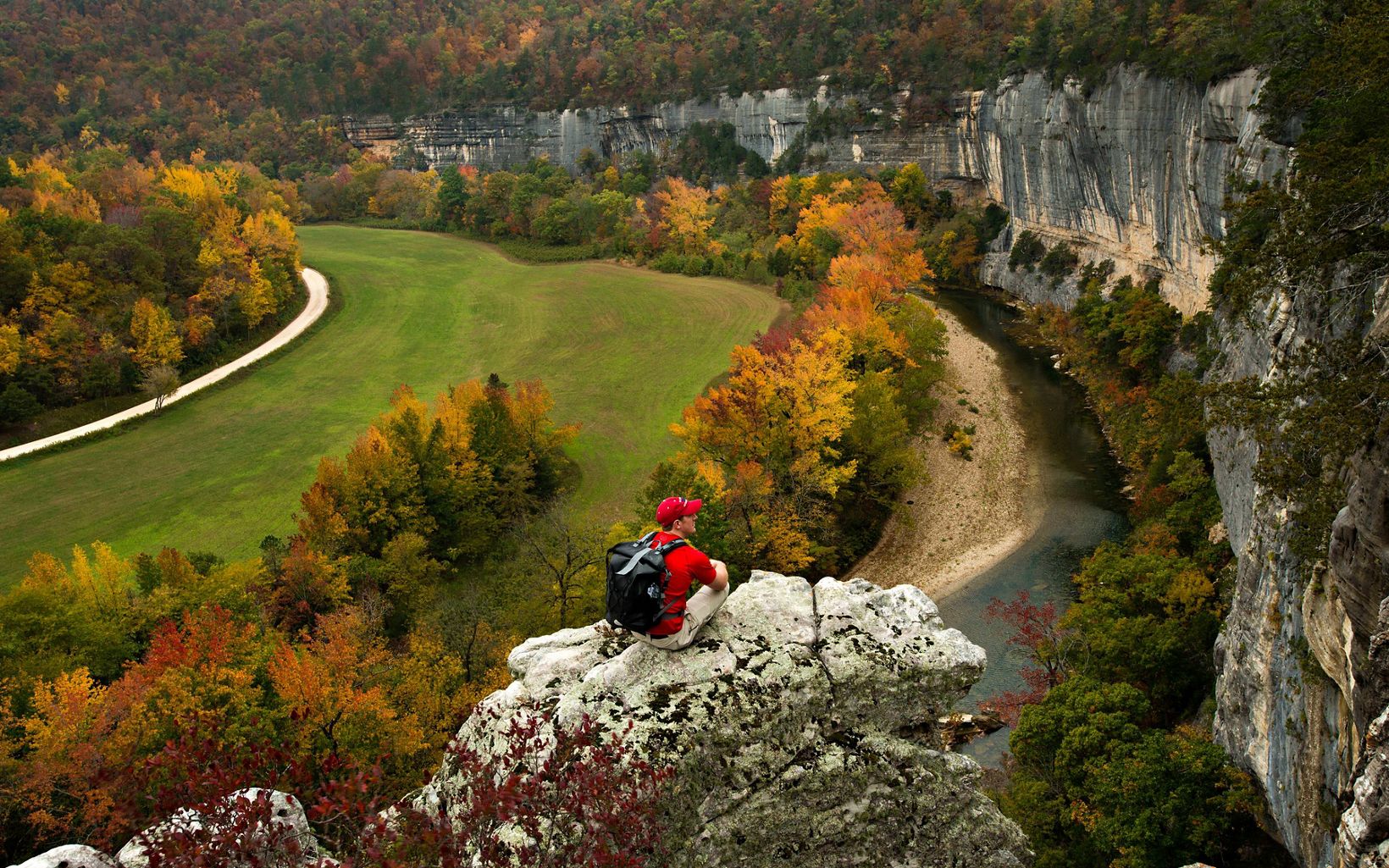 Roark Bluff Hikers can overlook the Buffalo River at Roark Bluff and take in the rugged natural beauty. © TNC