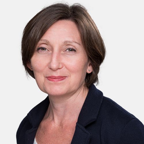 Headshot of Sandra Robertson.