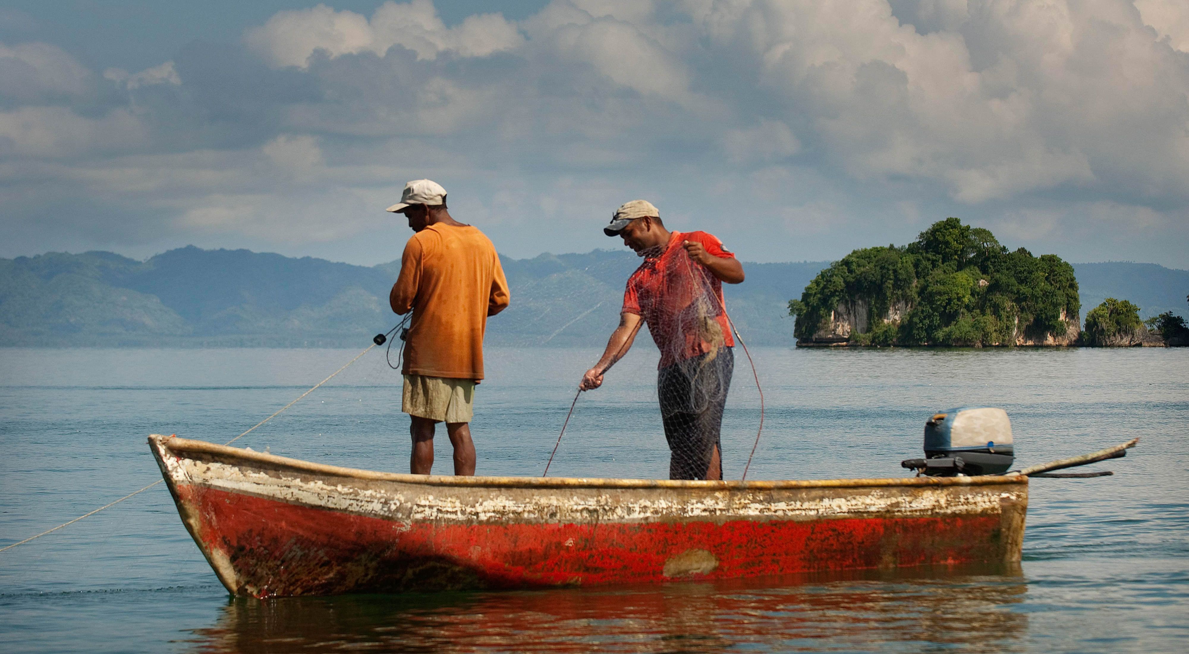 Samaná Bay, Dominican Republic fishers