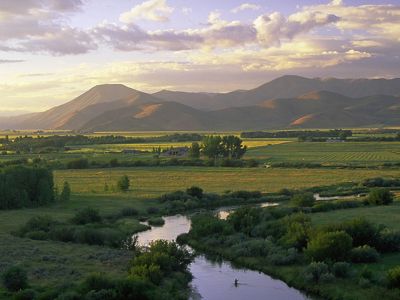 In 1976 a handful of inspired individuals supported the purchase of 470 acres of what is now Silver Creek Preserve. Since then, the preserve has grown by 850 acres.