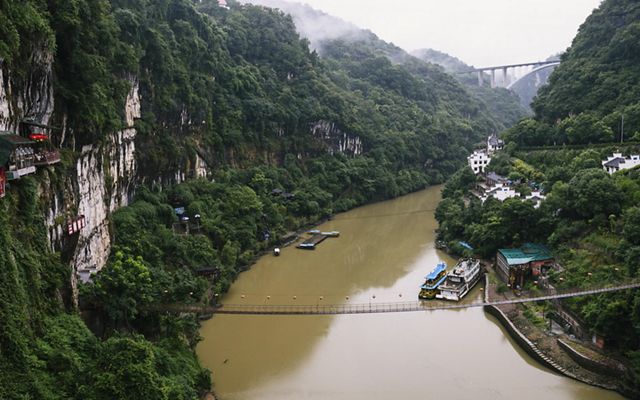 The Yangtze River flows across China and empties into the East China Sea near the historic city of Shanghai. The Conservancy is working with Chinese partners to invest in watershed conservation as well as engaging the hydropower industry to better plan, design, and operate dams.