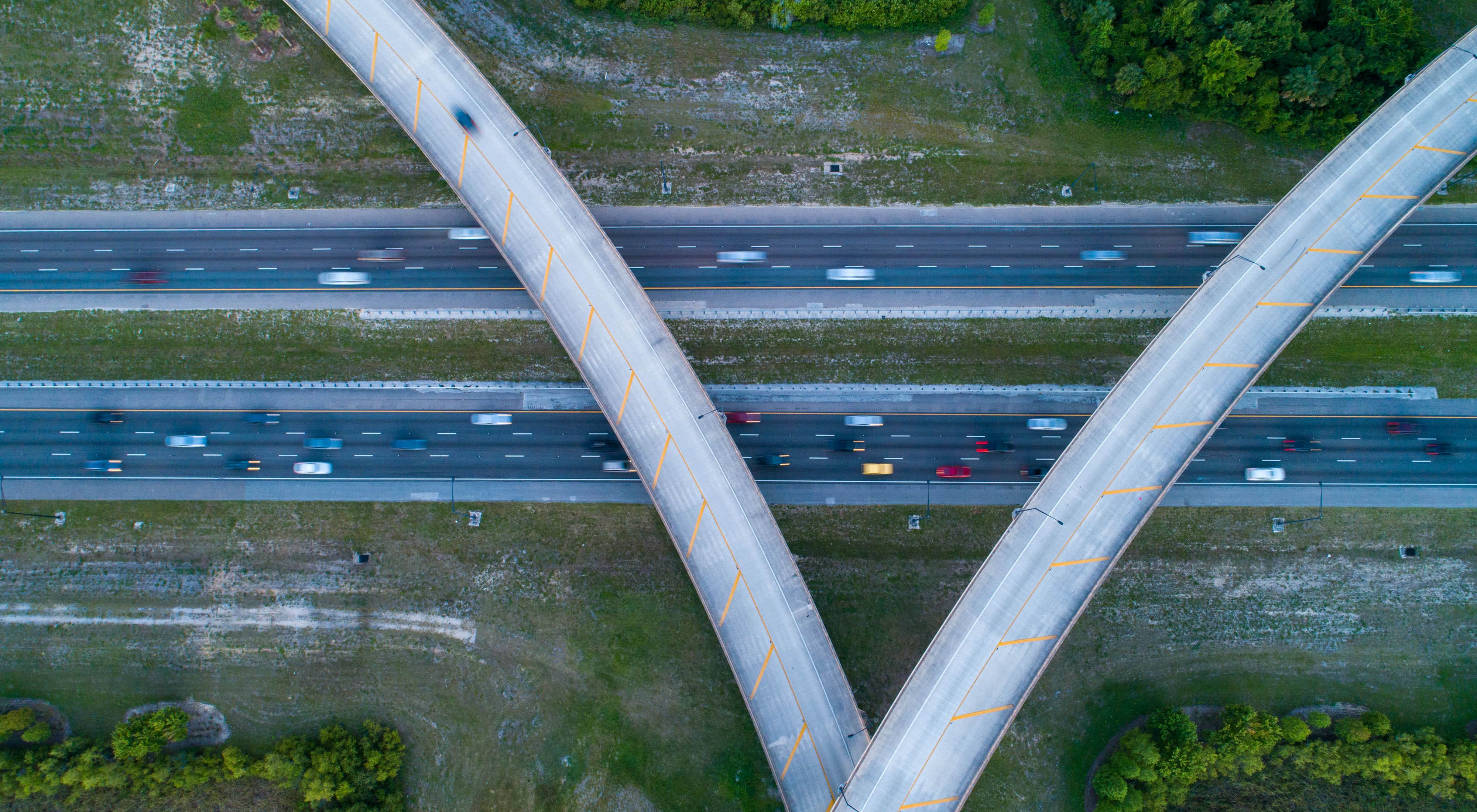 Aerial photo of traffic on an overpass near Orlando, Florida.