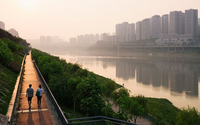 Walkway along the Yangtze River, China