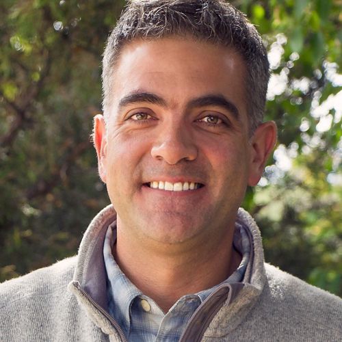 Headshot, Carlos Fernández.