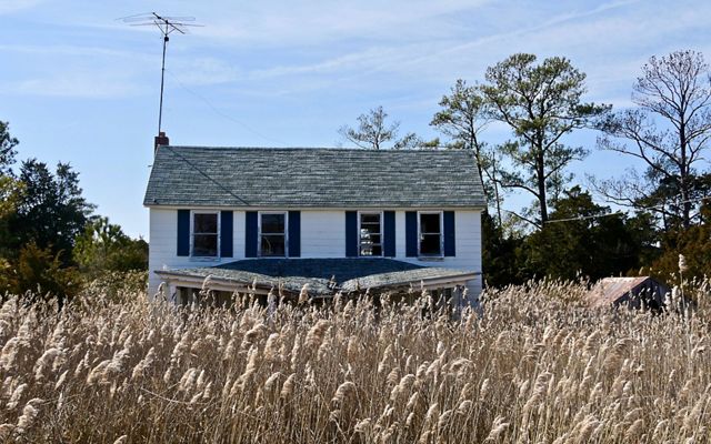 Abandoned home on Maryland's Eastern Shore. When it comes to vulnerability to sea level rise, Dorchester County is ground zero. 