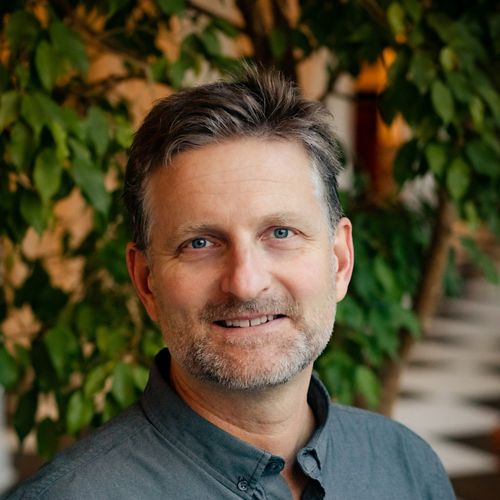 Tom Cors headshot.