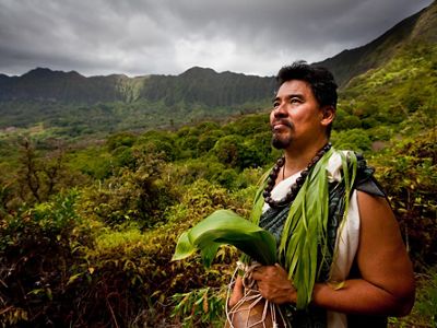 A Gon III, Senior Scientist and Cultural Advisor at the Nature Conservancy, Hawai'i Program, Maunawili Falls Trail, Oíahu, Hawai'i.