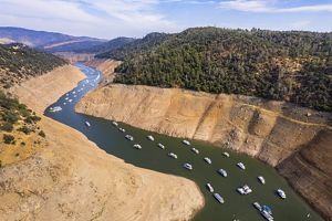 Houseboats on Lake Oroville float nearly 300 feet below the waterline.