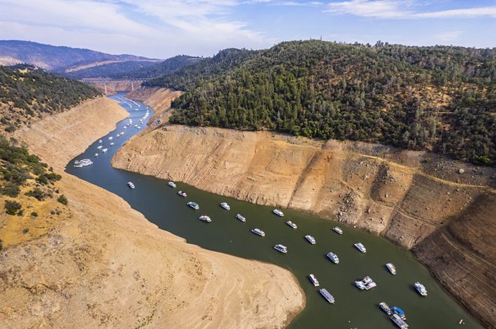 Houseboats on Lake Oroville float nearly 300 feet below the waterline.