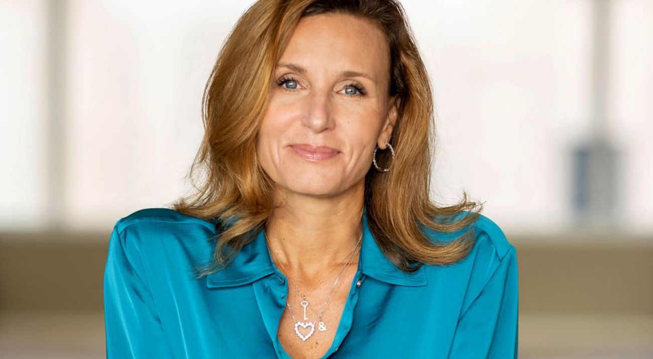 A headshot of Kristen Bauer.
