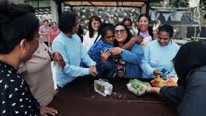 Kebersamaan para mama segitiga terumbu karang.
