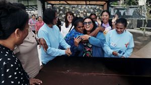Perempuan dari segitiga terumbu karang