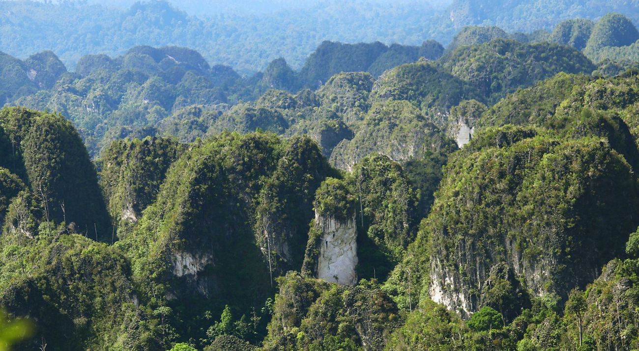 Pemandangan kasrt dari puncak Ketepu