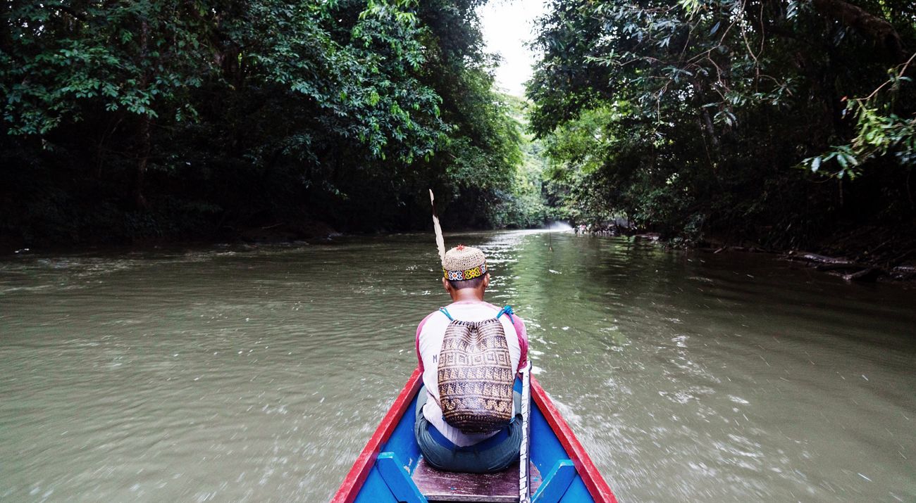 Perjalanan menyebrangi sungai di Berau