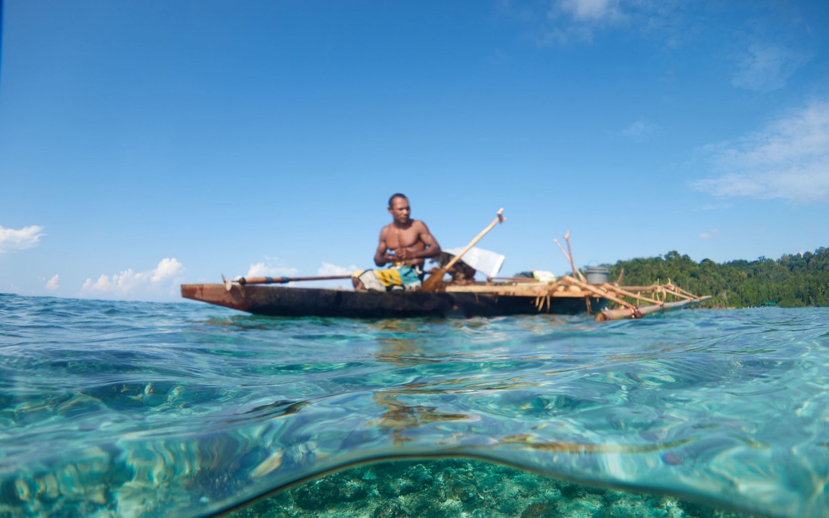 
                
                  Warga dan Sampan Tradisional Raja Ampat, Papua Barat
                  © Awaludinnoer
                
              