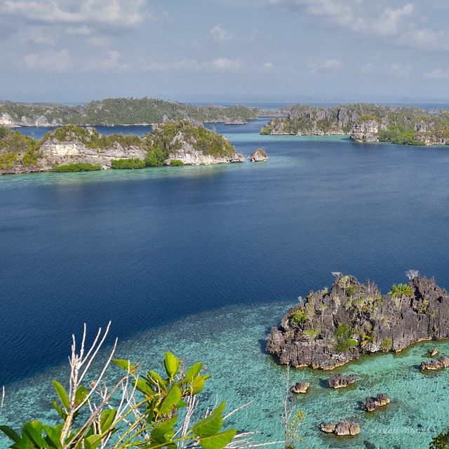 World Adventure Paradise at the Edge of Papua