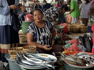 Penjual ikan pasar Anyar