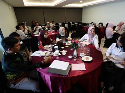 Diskusi antarlembaga dalam lokakarya “Skema Pendanaan Berkelanjutan dan Pengelolaan Ekosistem Karbon Biru di Kalimantan Timur”.