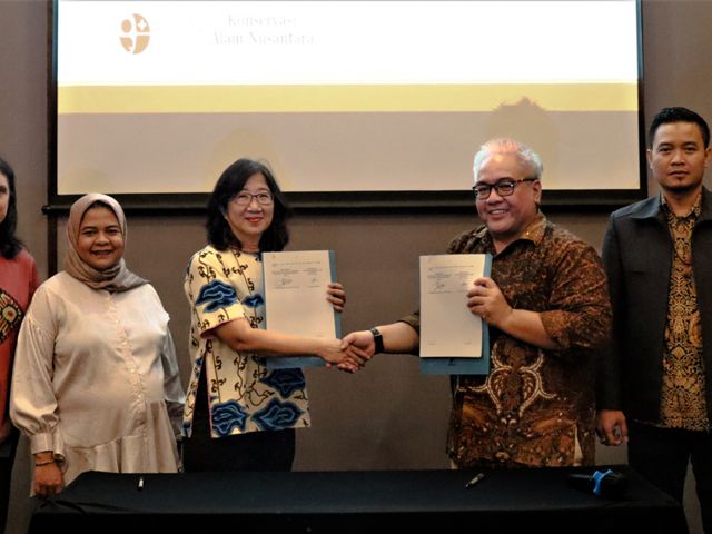 Penandatanganan perjanjian kerja sama dalam kegiatan restorasi gambut untuk mitigasi perubahan iklim dan peningkatan penghidupan masyarakat di Kalimantan Barat pada Jumat, 4 Agustus 2023.
