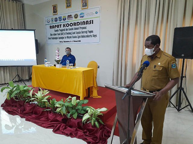 Head of the Marine and Fisheries Service of West Papua Province, Jacobis Ayomi, delivered his presentation at the opening of the Blue Action Fund Program Coordination Meeting on February 15, 2022.