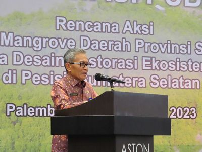 Sekretaris Daerah Provinsi Sumatera Selatan, Ir. S.A. Supriono, memberi sambutan sekaligus memberi penekanan akan arti penting mangrove.