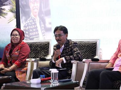 Bupati Sabu Raijua Nikodemus Nithanael Rihi Heke menjelaskan mengenai perkembangan budi daya rumput laut di Kabupaten Sabu Raijua, NTT, dalam sesi dialog interaktif Thought Leaders Forum ke-31, Rabu, (28/2).