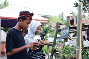 Bentuk pengenalan kearifan lokal 